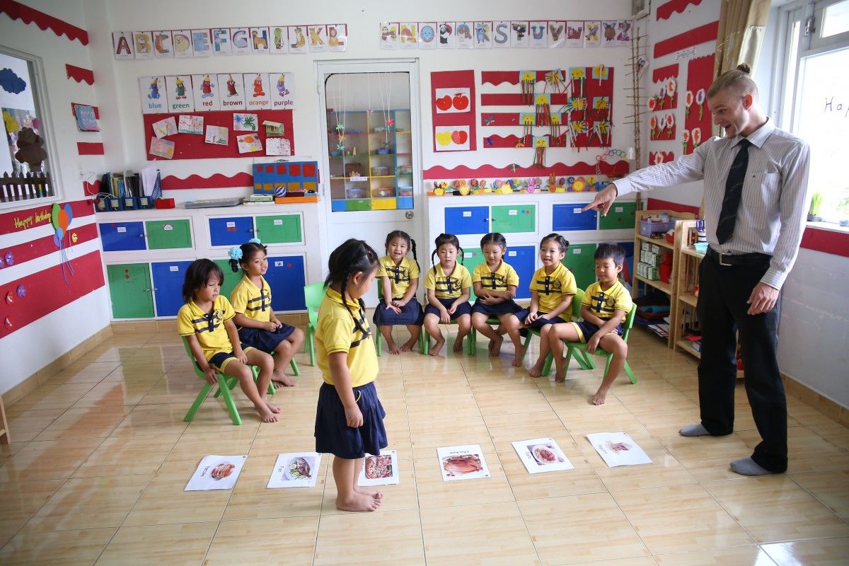 class_learning_brother_english_class_schools_kindergarten_teacher_classroom-616081.jpg